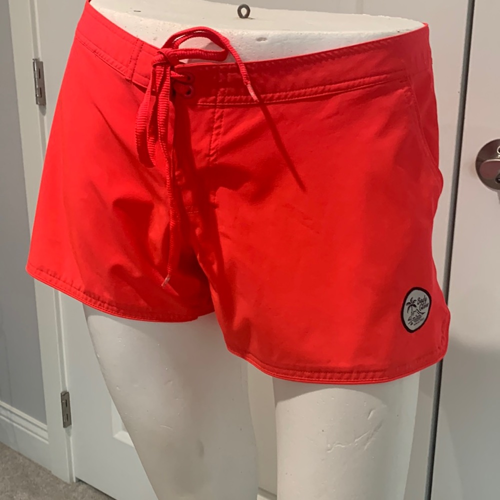 Body Glove coral shorts